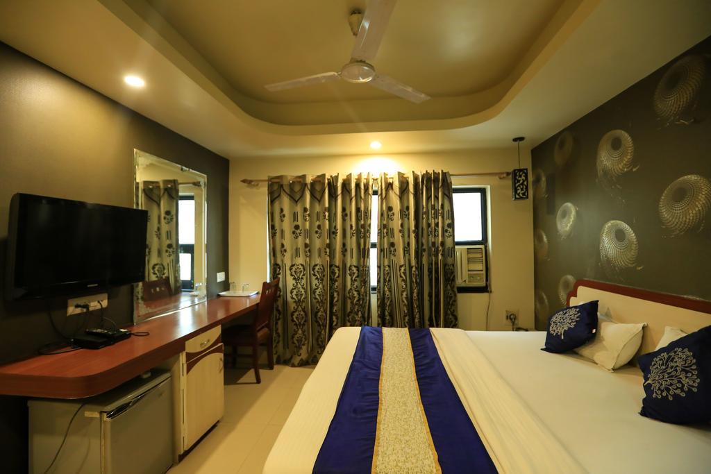 Hotel Rajlaxmi Bhopal Bagian luar foto