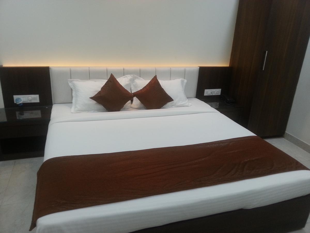 Hotel Rajlaxmi Bhopal Bagian luar foto