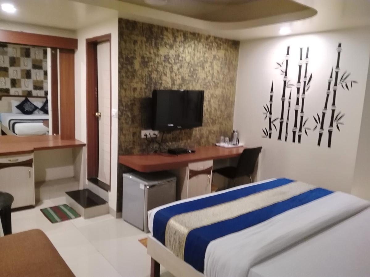 Hotel Rajlaxmi Bhopal Bagian luar foto