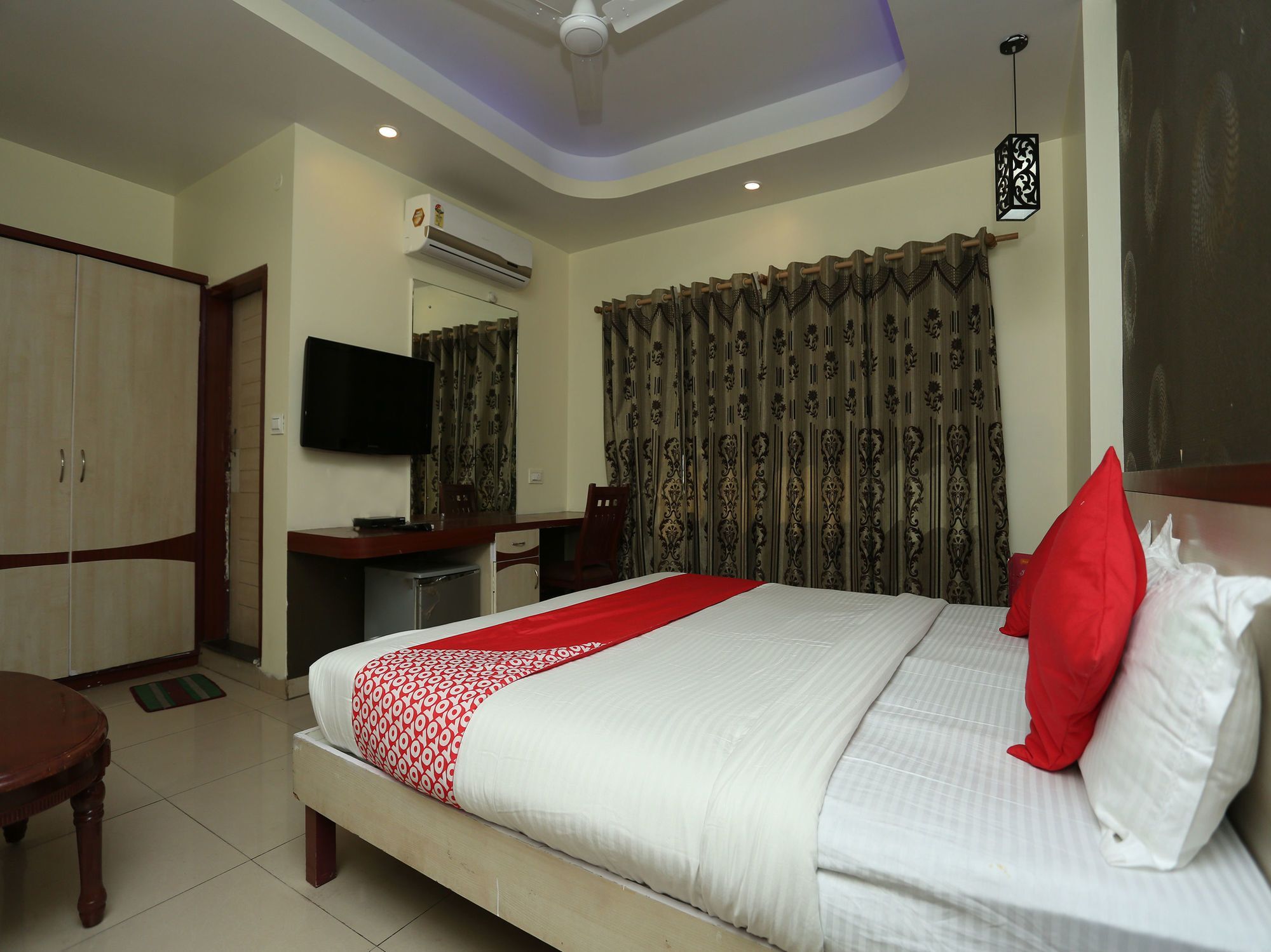 Hotel Rajlaxmi Bhopal Bagian luar foto